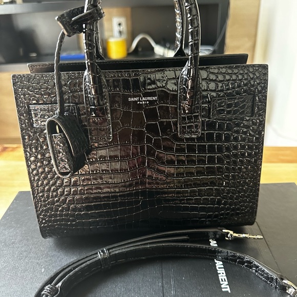 SAC DE JOUR NANO IN CROCODILE-EMBOSSED GLOSS LEATHER - Picture 8 of 9